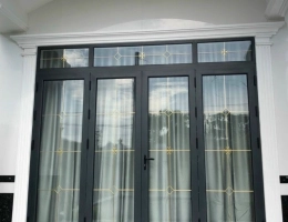 Cửa nhôm kính, giá cửa nhôm kính. Mẫu cửa nhôm kính phổ biến hiện nay