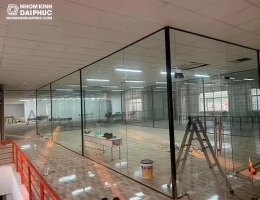 Thi công vách kính, cửa kính cho chuỗi cửa hàng, hệ thống. Nhận thi công lắp đặt vách kính hoàn thiện