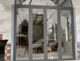 Top 15+ Mẫu Vách Ngăn Cửa Nhôm Slim Phòng Khách Đẹp, Hiện Đại