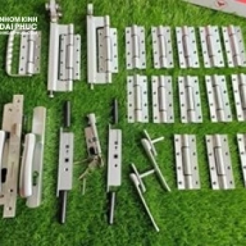 Bộ phụ kiện cửa xếp trượt hệ 75 rãnh c 4 cánh (oxydized cao cấp) Janus mã XT75