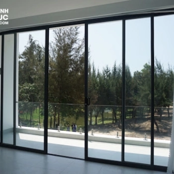 Cửa đi mở trượt nhôm Xingfa