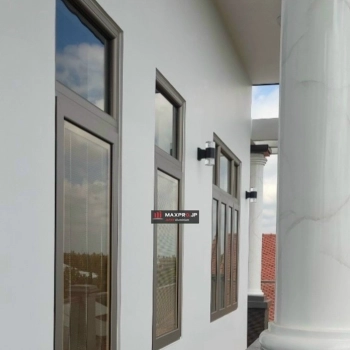 Cửa sổ 1 cánh mở quay nhôm Maxpro.jp hệ 83