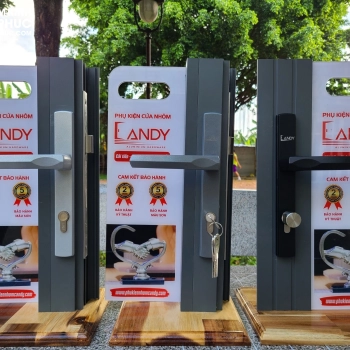 Khóa đa điểm CANDY màu Đen Bóng/ Trắng/ Xám/ Nâu/ Đen Nhám (Tay Tam Giác hoặc Tay Cong)