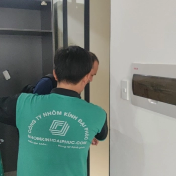 Lắp đặt hoàn thiện cửa Slim 2 cánh tại Lý Chiêu Hoàng, Quận 6, Hồ Chí Minh