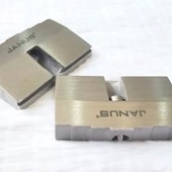 Ổ chốt inox Janus, sử dụng cho nhôm xingfa, mã OCM