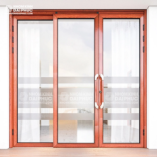 Giá cửa trượt quay 3 cánh màu vân gỗ 2,95 triệu/m2