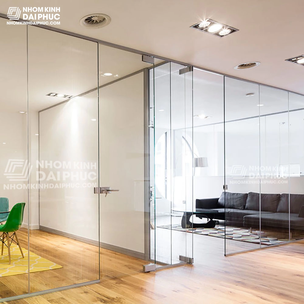 Cửa kính cường lực 1 mở kết hợp vách kính cường lực