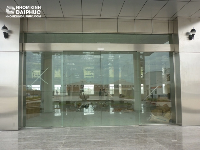 Hình ảnh thi công cửa kính tự động tại TP Hồ Chí Minh