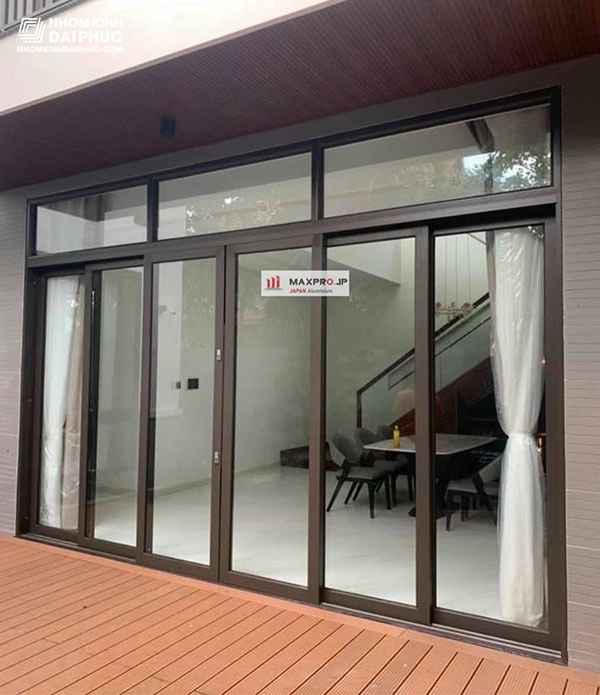 Cửa đi lùa 6 cánh nhôm maxpro