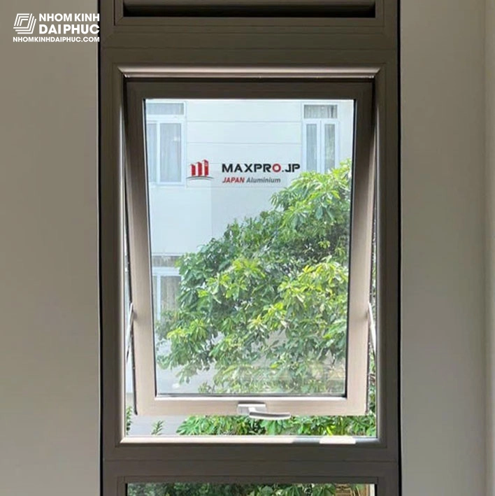 Cửa nhôm Maxpro hệ 83 1 cánh mở hất