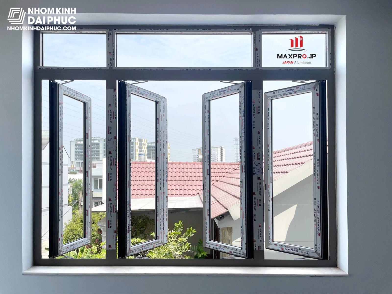 Cửa sổ 4 cánh mở quay nhôm Maxpro hệ 83