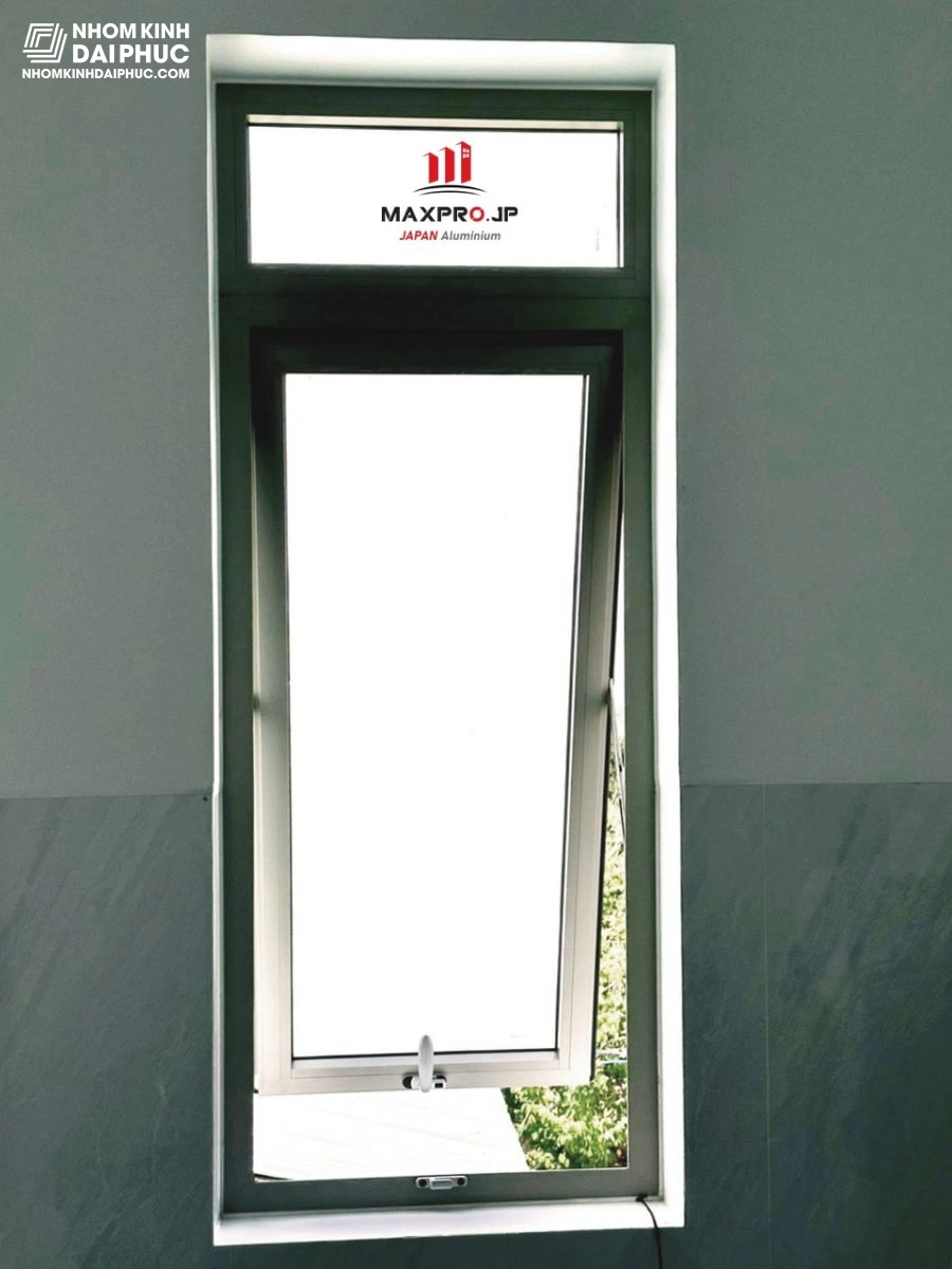 Cửa sổ 1 cánh mở hất nhôm Maxpro hệ 55