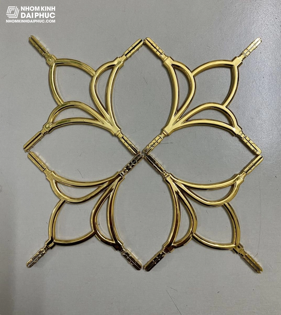 Hoa đồng nhỏ kính hộp