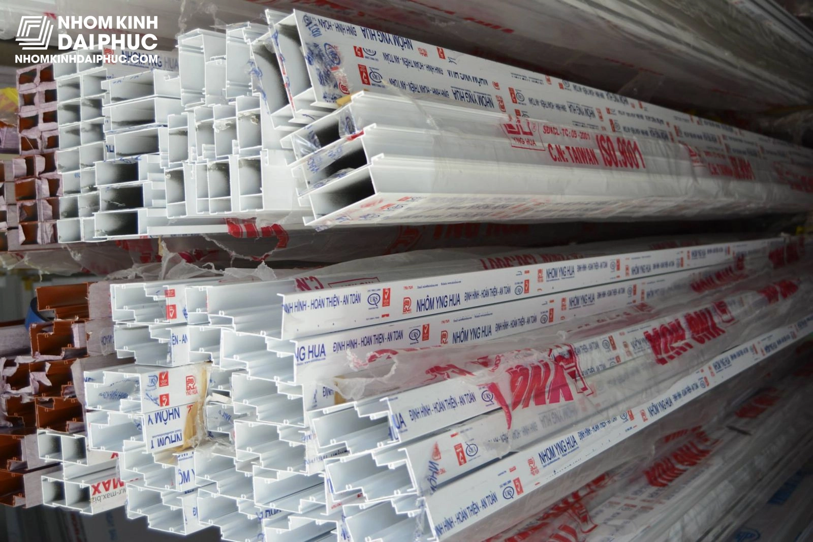 Nhôm thanh YngHua hệ thường