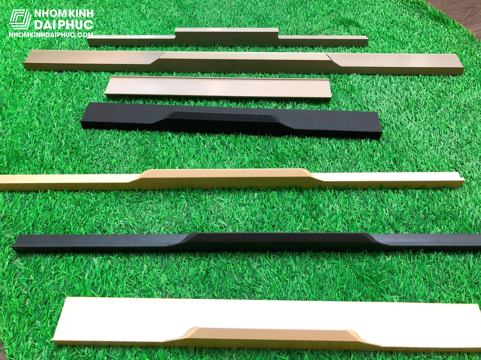 Tay nắm CNC tủ cánh kính