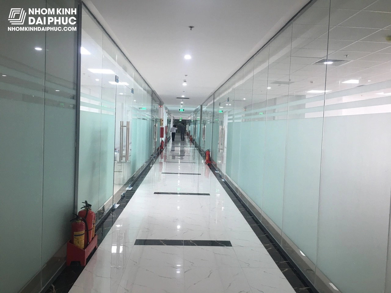 Vách Kính Cường Lực Văn Phòng Công Ty