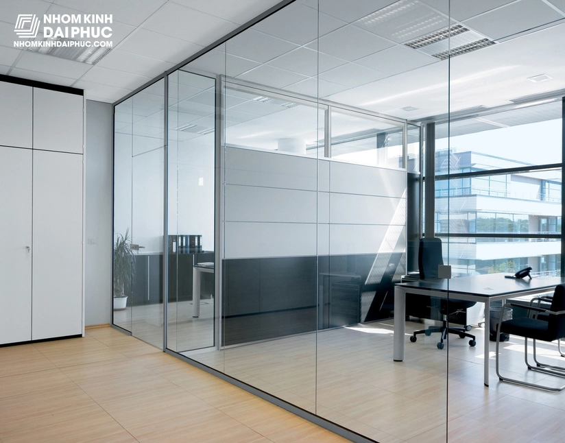 Vách Kính Cường Lực Cao Ốc Văn Phòng