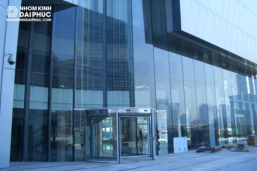 Vách Kính Cường Lực Mặt Dựng