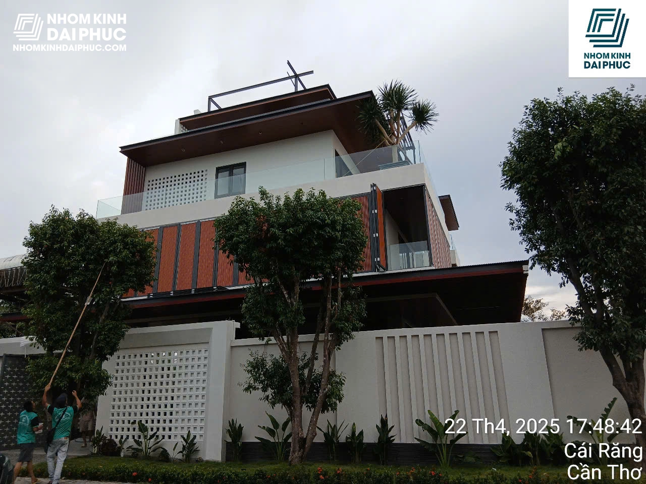 Lam chắn nắng mặt tiền