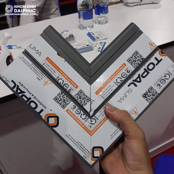 Góc mẫu cửa nhôm Topal