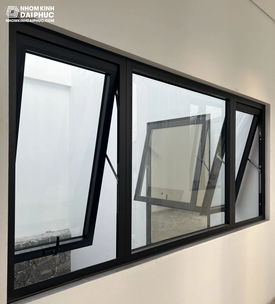 Cửa sổ mở hất nhôm Kogen