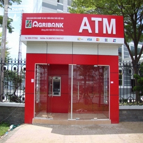 Thi công cửa kính cường lực trụ ATM