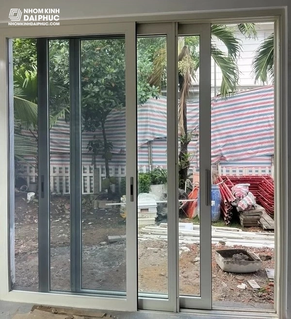 Cửa sổ mở lùa nhôm Xingfa hệ 93 tích hợp hệ cửa lưới Inox lùa siêu bền