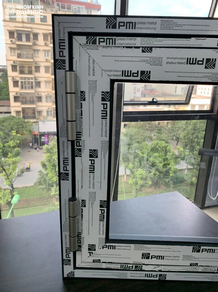 Mẫu cửa nhôm kính PMI