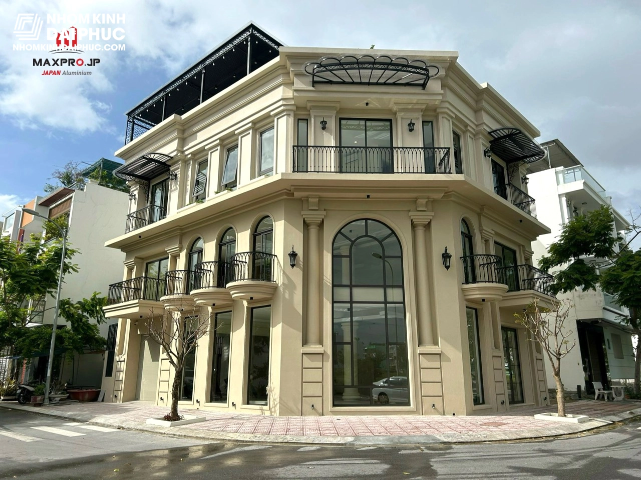 Cửa nhôm maxpro được ứng dụng rộng rãi trong các công trình xây dựng