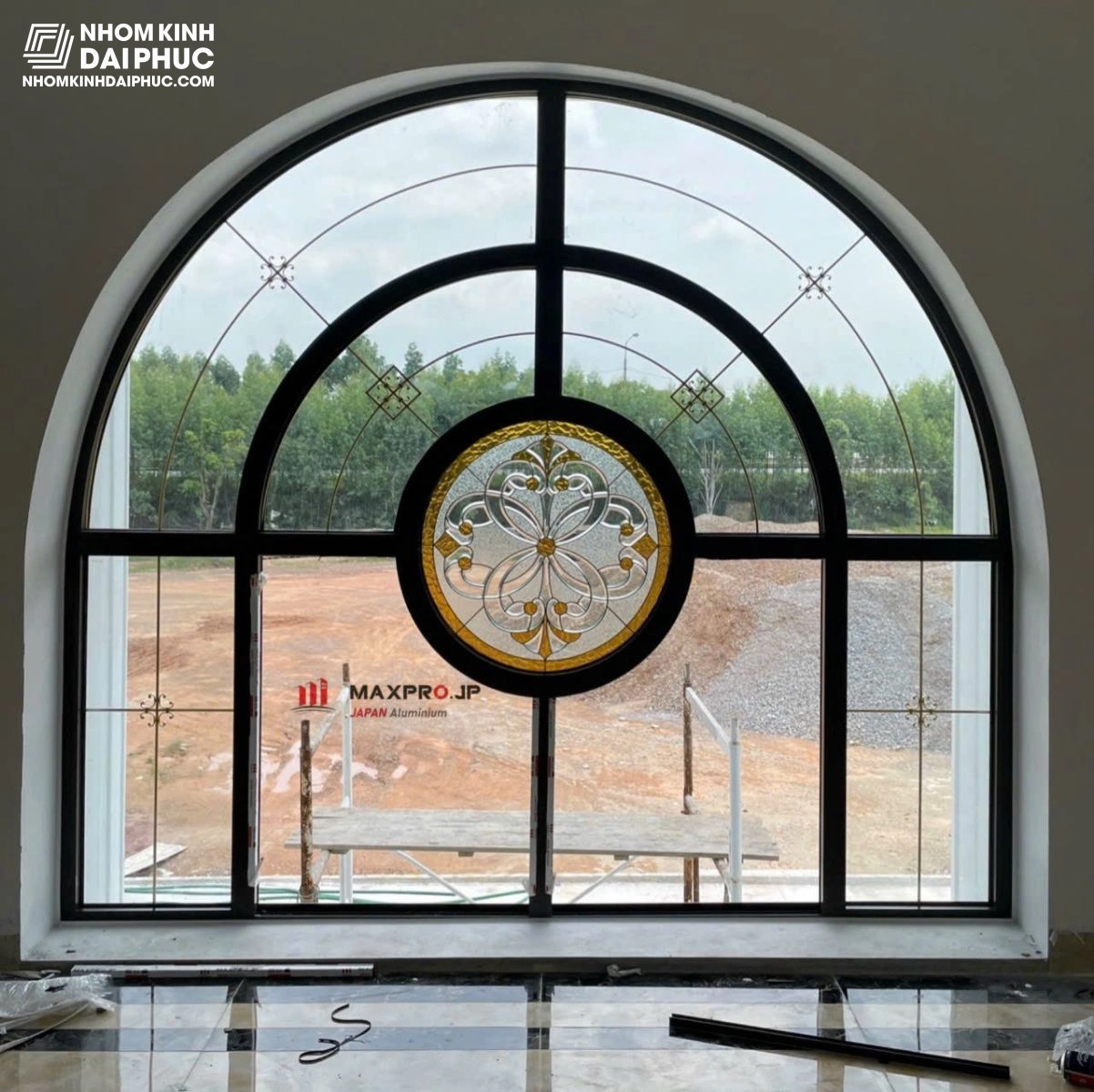 Cửa Nhôm Maxpro Uốn Vòm