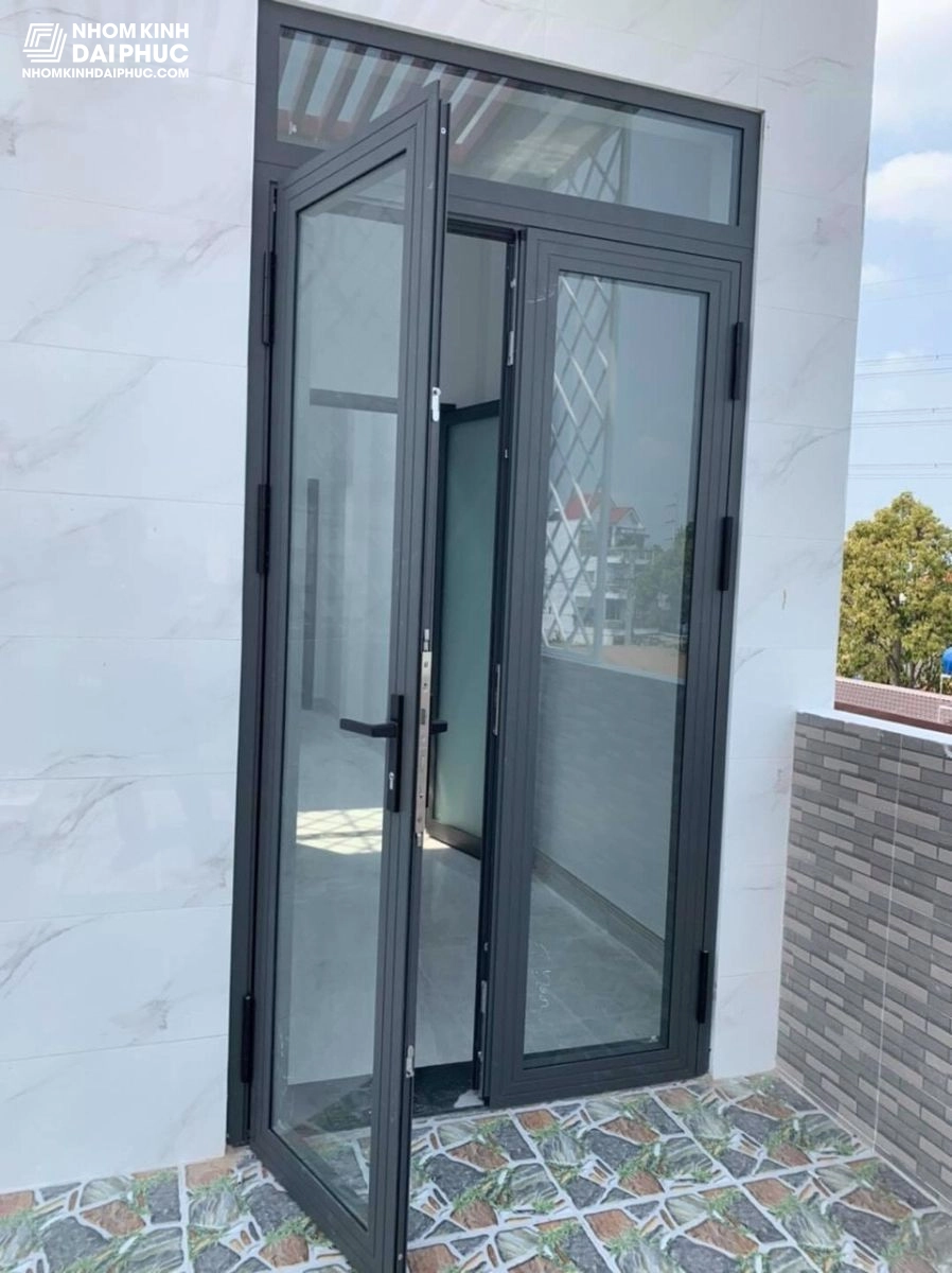 Cửa nhôm xingfa 2 cánh màu xám