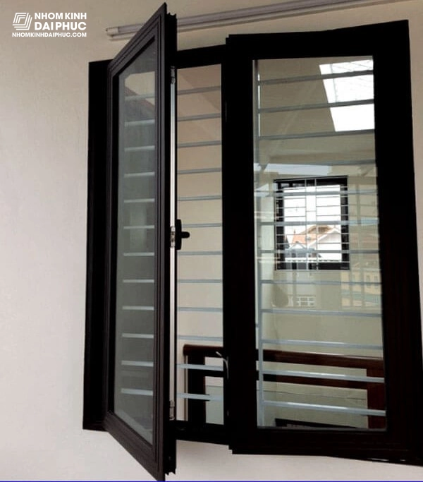 Cửa sổ nhôm Xingfa màu đen