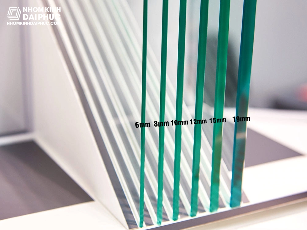 Kính có độ dày khác nhau sẽ có trọng lượng và chịu lực khác nhau