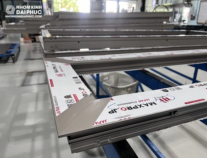 Sản xuất gia công cửa nhôm Maxpro