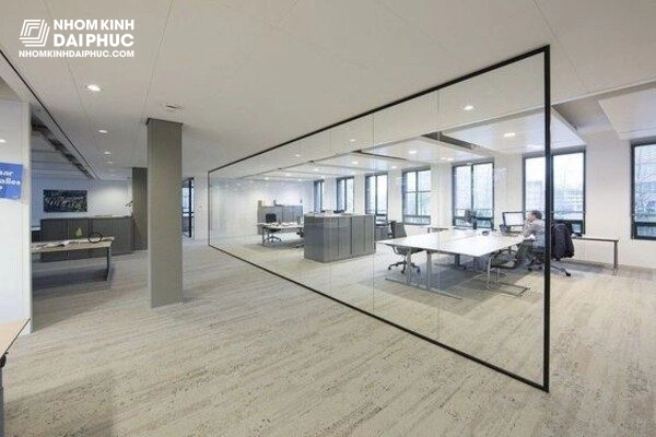 Thi Công Vách Kính Văn Phòng