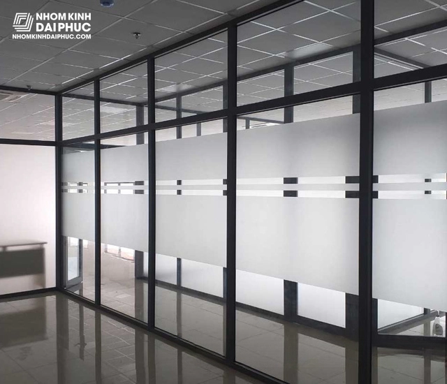 Vách Ngăn Nhôm Kính Văn Phòng