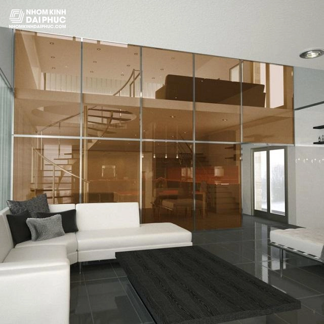 Kính trà lợt làm cửa ra vào