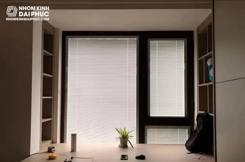 Kính hộp có rèm ngăn ánh sáng tốt và cản nhiệt hiệu quả