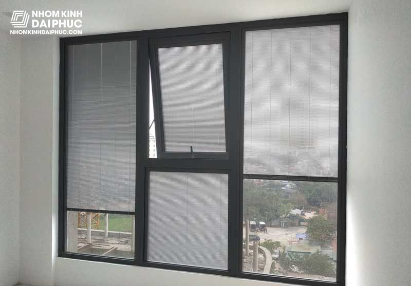 Kính hộp có rèm rất dễ vệ sinh và thẩm mỹ