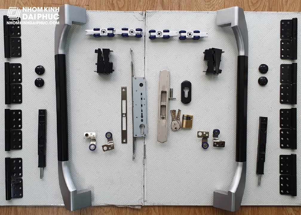 Phụ kiện cửa trượt quay màu đen