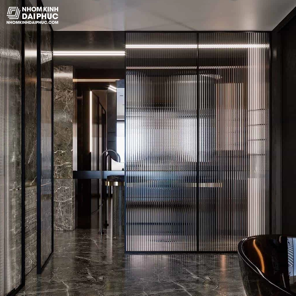 Vách kính slim kính sọc