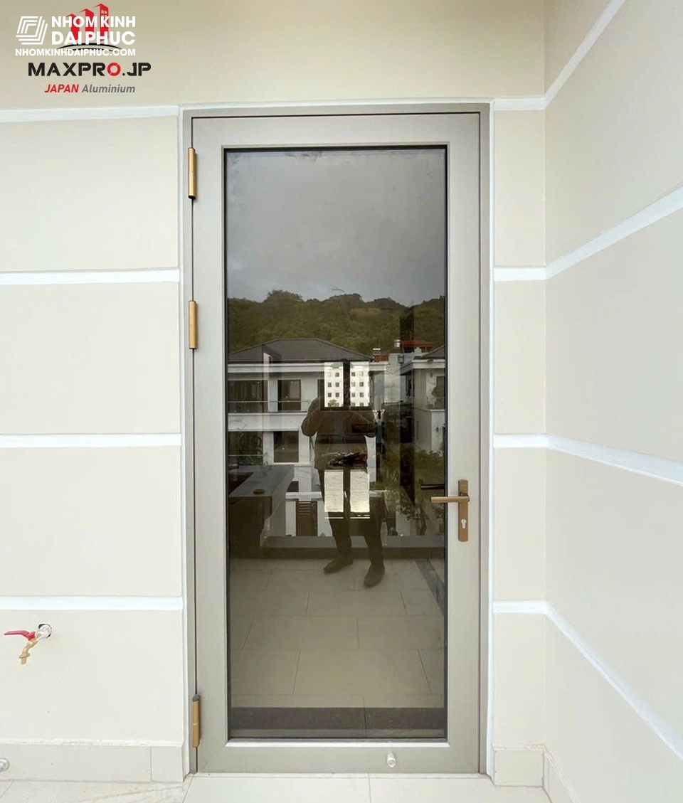 Cửa đi 1 cánh nhôm Maxpro hệ 65