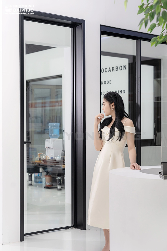 Cửa slim mở quay VH-SLIM45 ngăn phòng