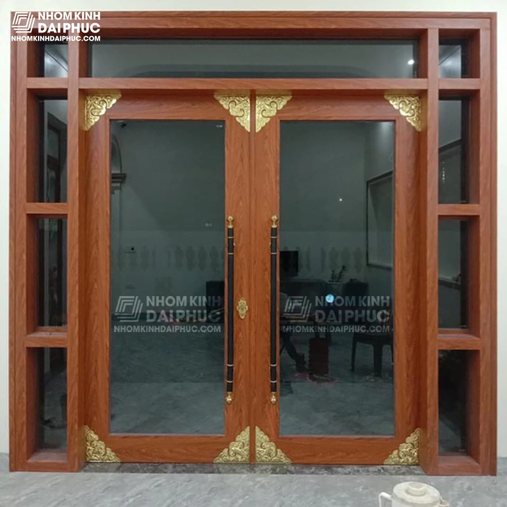 Cửa nhôm thủy lực màu gỗ hoàng đàn