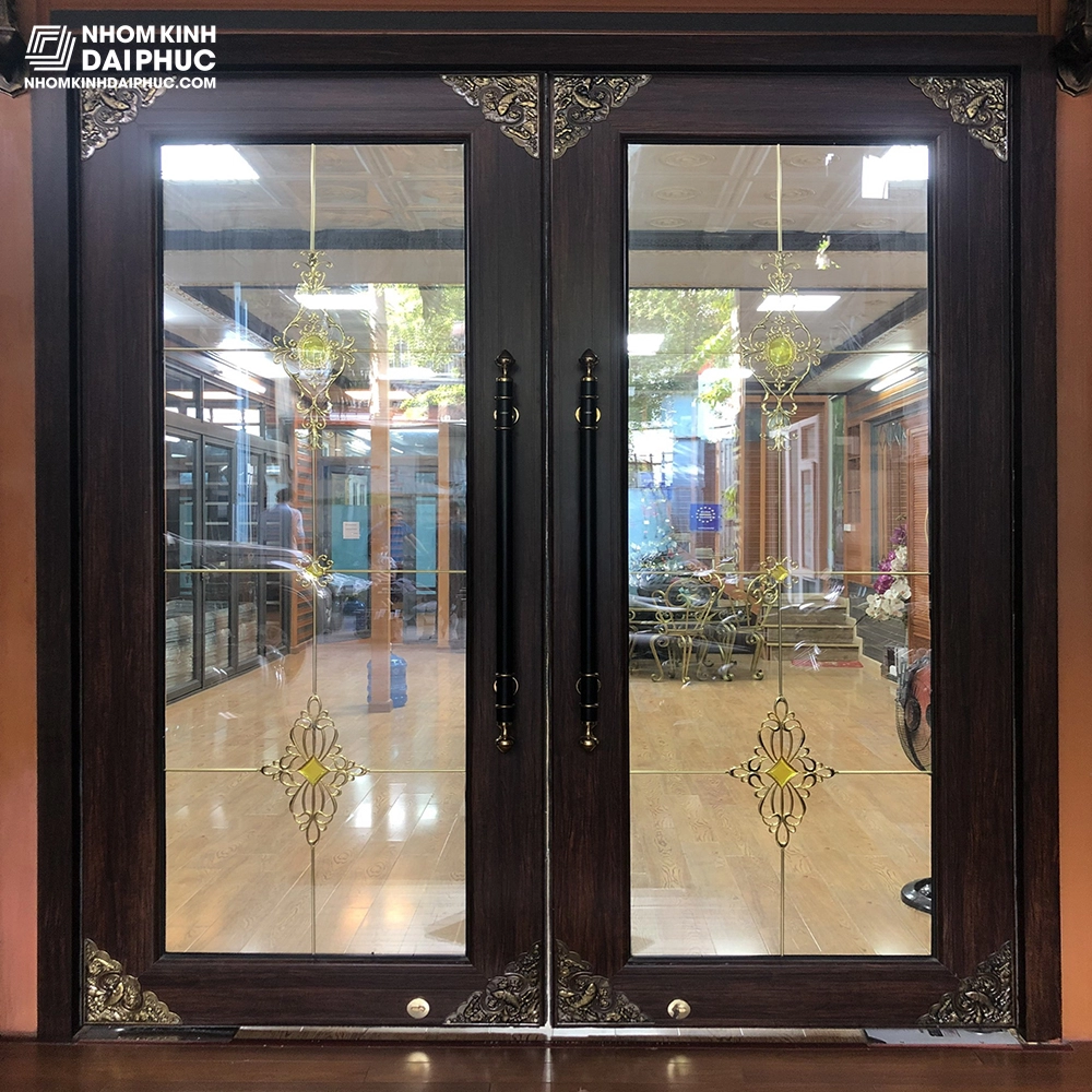 Cửa nhôm thủy lực màu vân gỗ trắc Cửa nhôm thủy lực màu vân gỗ trắc