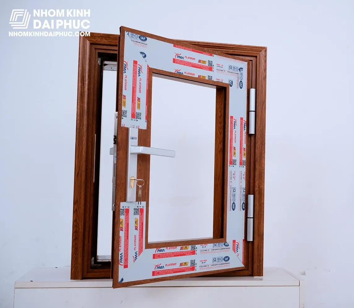Cửa sổ nhôm PMA bản to màu vân gỗ
