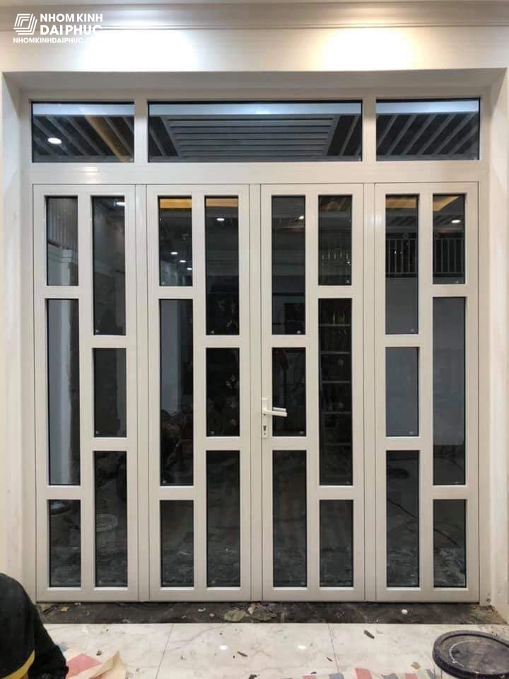 Cửa xingfa 4 cánh màu trắng chia đố