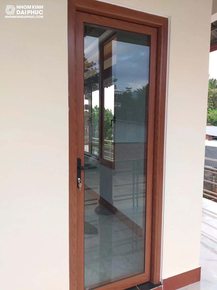 Cửa Nhôm Xingfa Hệ 1000 Màu Vân Gỗ