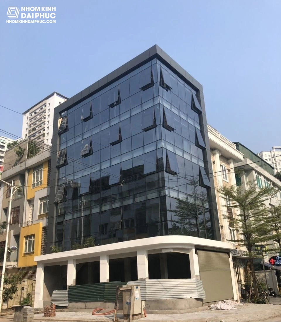 Thi công vách kính mặt dựng giấu đố nhôm Xingfa hệ 65