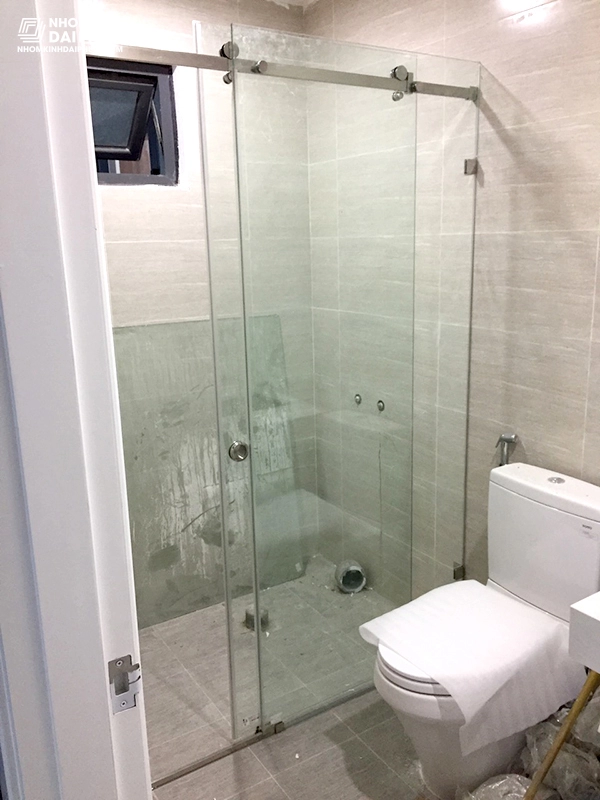 Phòng tắm kính lùa